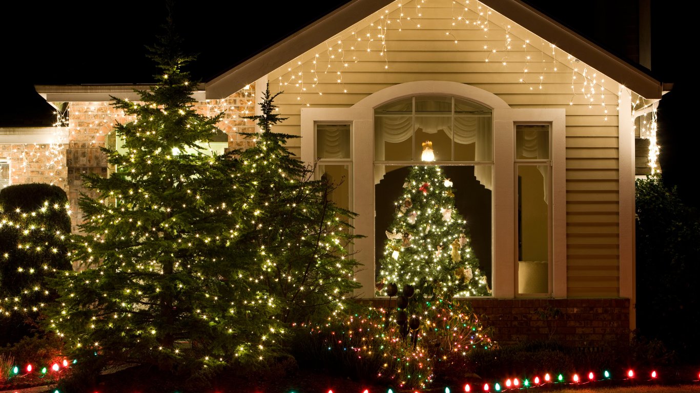 Bringing Joy to Your Neighborhood: The Impact of Professionally Installed Christmas Lights